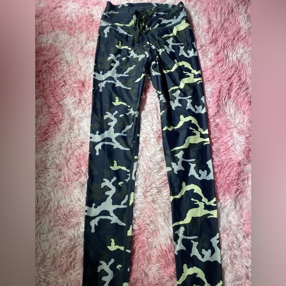 The Upside Leggings - Picture 5 of 6